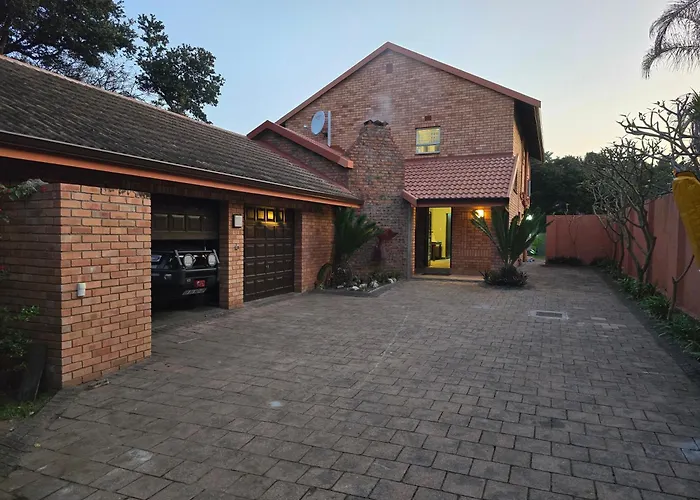 Shale Beach House: 3-Bedroom House With Private Beach Access.